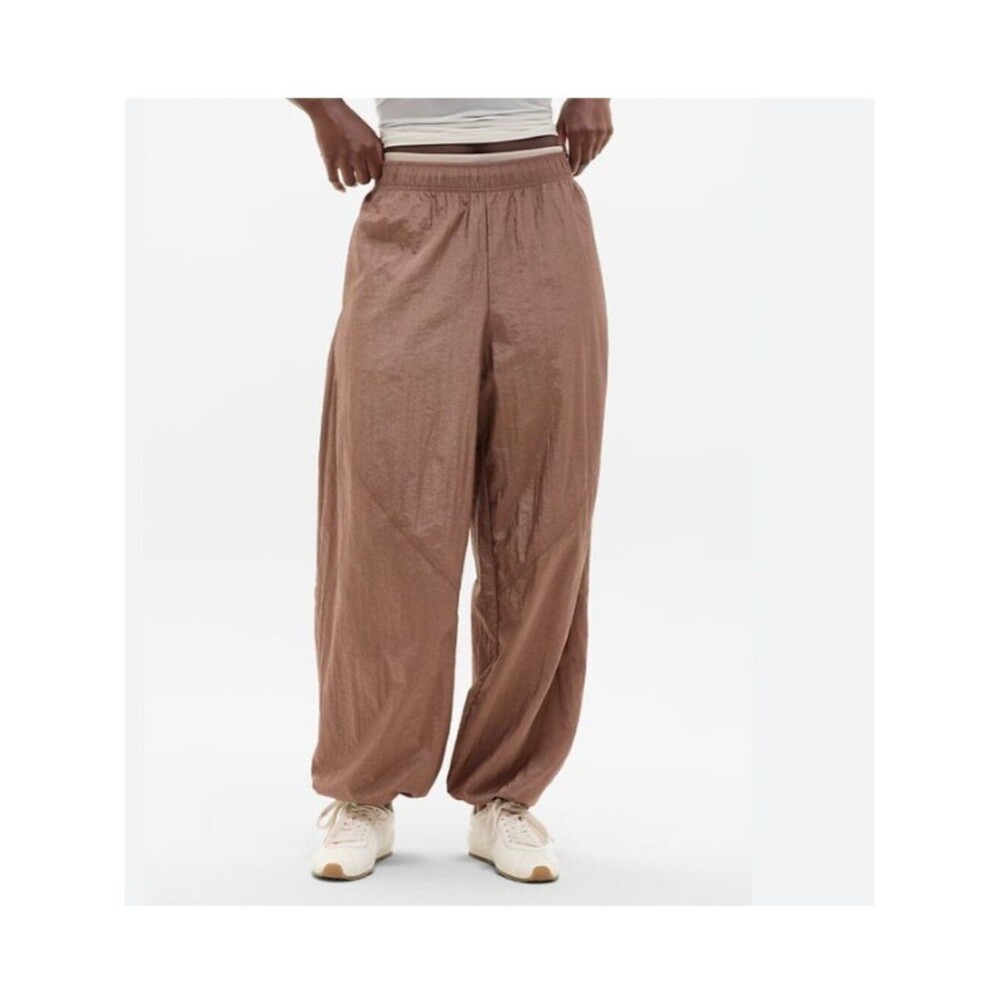 EUC Athleta Lunar Sheen Utility Mid Rise Pant Medium Auburn